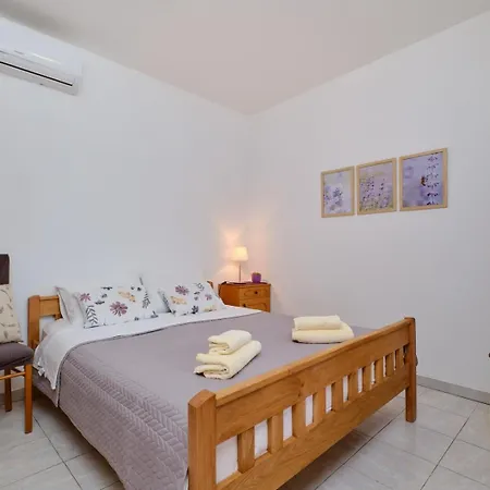 Jadranka Cozy Terrace Retreat, * Mali Lošinj
